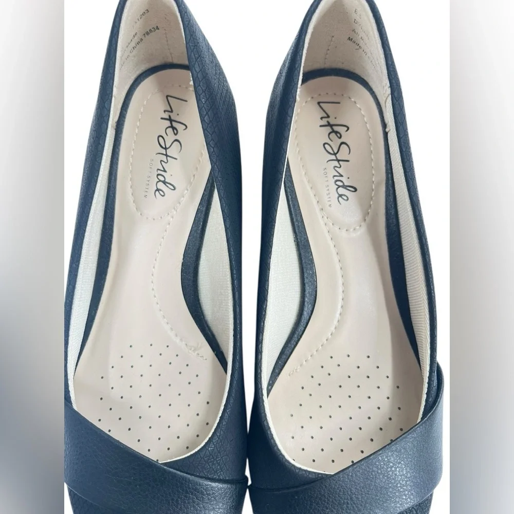 Life Stride Black Flats with Crossover Detail Size 6.5 Like New No Box